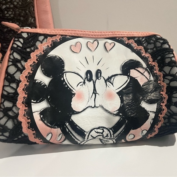 Disney love is in the air leather purse and makeup bag collector - Picture 12 of 13